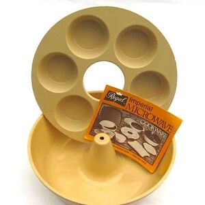Vintage Regal Microwave Bakeware Melamine Plastic Bundt Pan Muffin Pan Used